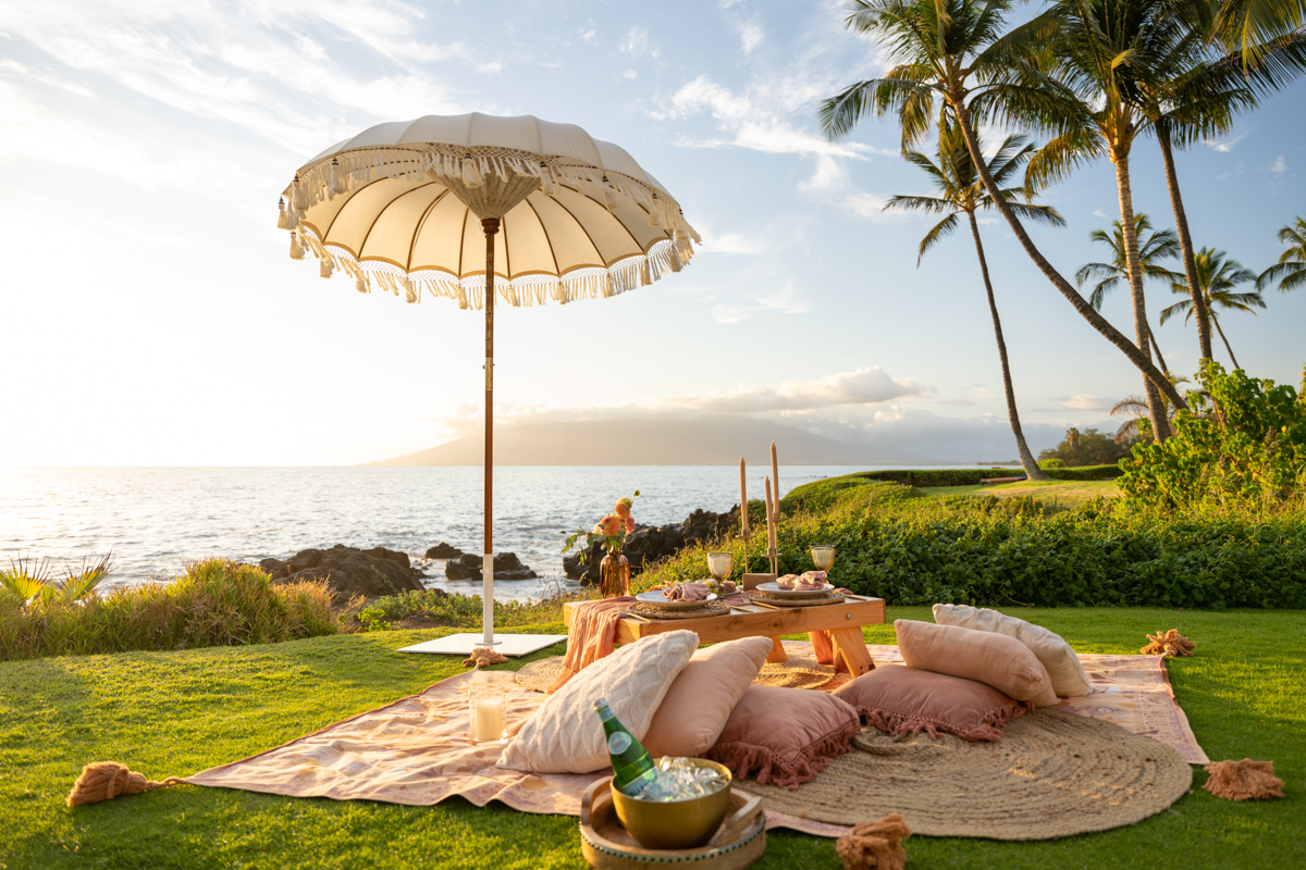 Sunset beach picnic Wailea Beach Resort